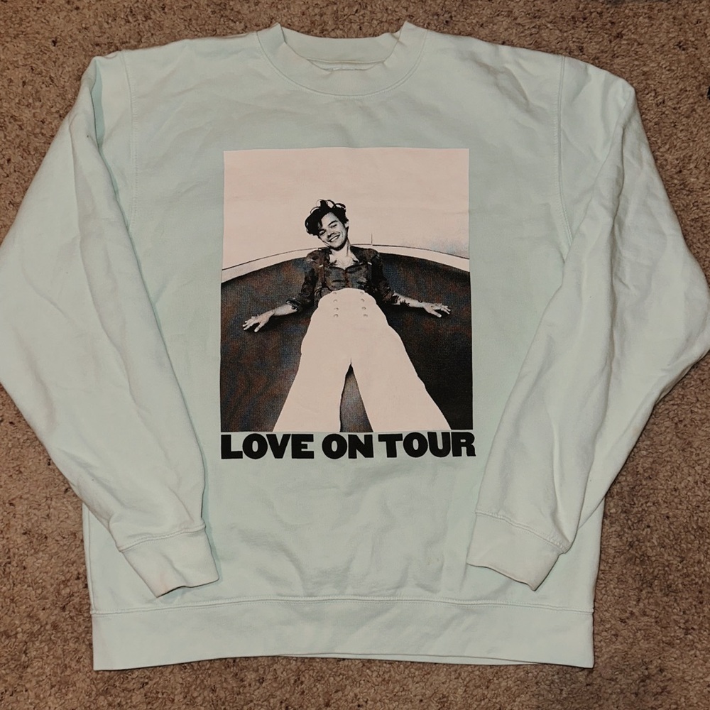 HARRY STYLES LOVE ON TOUR CREWNECK